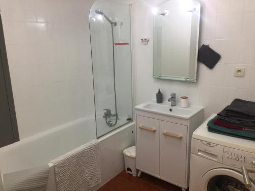 Studio 30m2 with pool, parking and a garden
