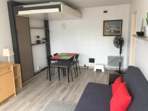 Studio 30m2 with pool, parking and a garden