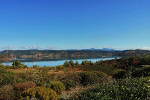 Studio 32m2 - dans propriété avec vue imprenable sur le Lac du Salagou