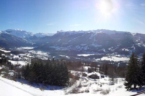 Studio 33m2 vue panoramique sur le Grand Massif et Mt Blanc, plein sud