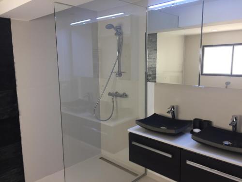 studio 36m2, dans un beau domaine privée au calme.