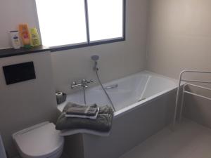 studio 36m2, dans un beau domaine privée au calme.