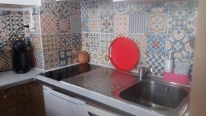 STUDIO 3mn A PIED DE LA PLAGE AVEC TERRASSE