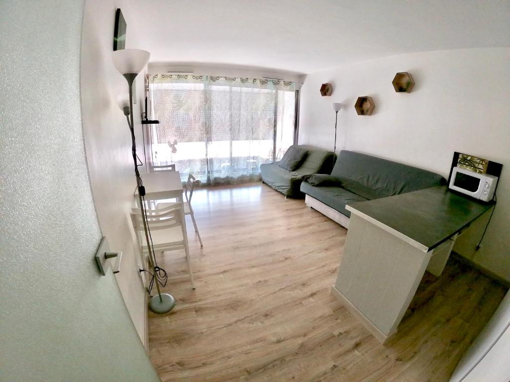 Studio 4 couchages sur le Port Du Cap d'Agde Res St Clair App 247 6 Impasse de la Misaine, 34300 Le Cap d\'Agde