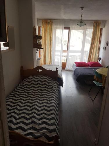 Studio 4 couchages vue pistes