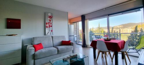 Studio 4 people near the sea - view of the golf course - 10 min from Cannes