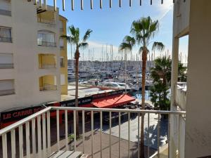 Studio 4 pers, vue port, piscine