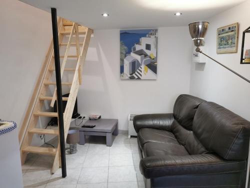 STUDIO 4 PERSONNES A 2Mn DE LA PLAGE