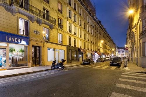 Studio 4 personnes avec Mezzanine à Montparnasse-Saint Germain