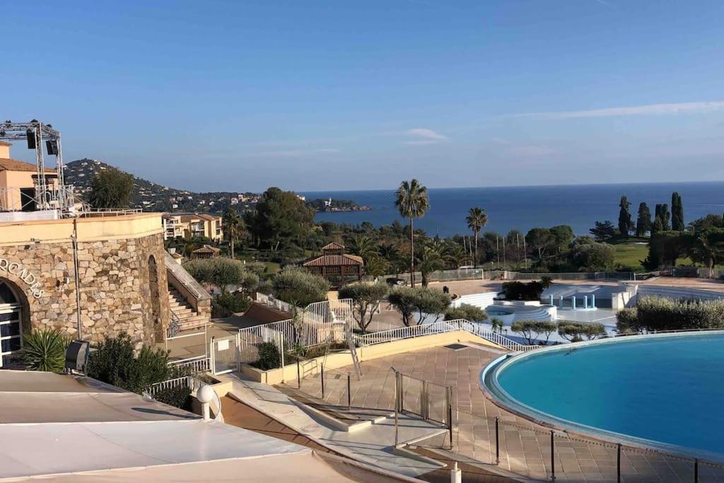 Studio 4 personnes, CAP ESTEREL, superbe vue. 500m des plages. Centre de vacances Cap Esterel 83700 Agay Saint Raphael., 83530 Agay