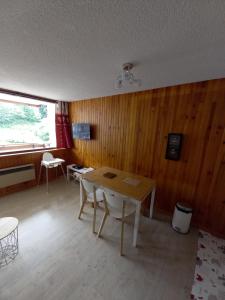 Studio 4 personnes centre Superbesse
