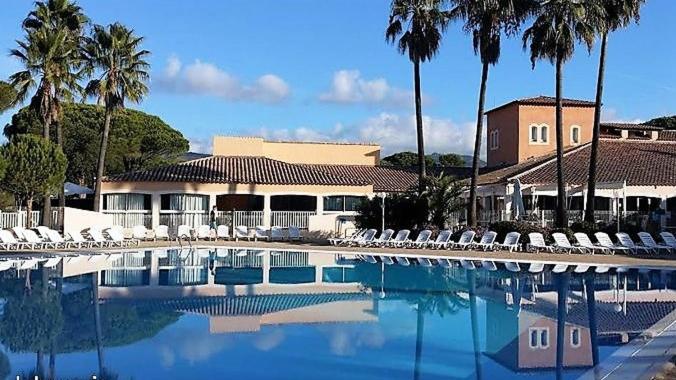 Studio 4 personnes, climatisé, rez de jardin 90 Allée Muirfield, 83700 Saint-Raphaël