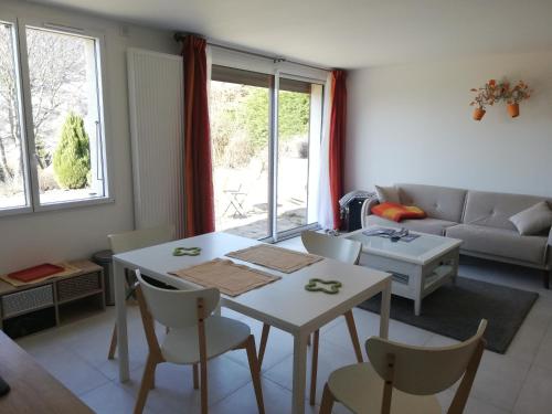 Studio 40m2. Terrasse. Vue superbe sur Chartreuse