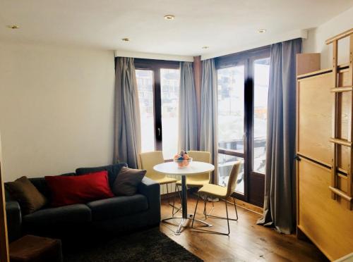 Studio 4pax Val Claret centre, skis aux pieds