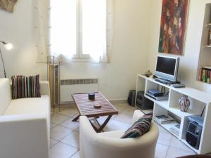 Appartement Studio 6 - a quiet and spacious studio flat in the Old Town 6 Rue Droite 06300 Nice Provence-Alpes-Côte d\'Azur