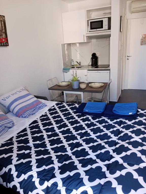 studio à 2 mn à pied de la plage 145 bis rue de France, 06000 Nice
