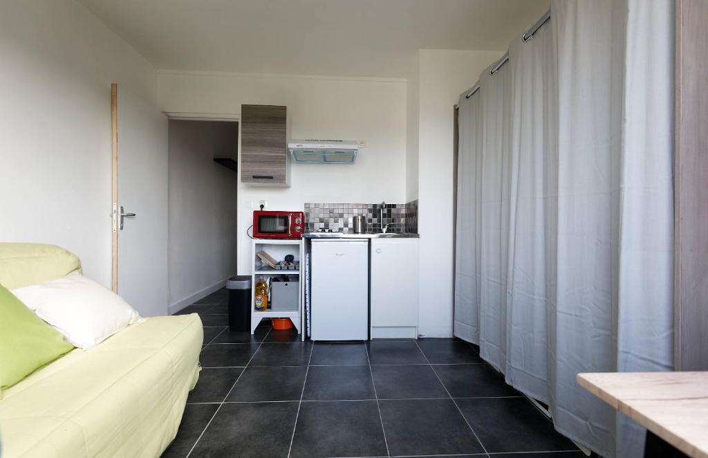 Appartement STUDIO A 300 METRES DE LA GARE et 25 MINUTES DE PARIS EN TRAIN Numéro 43 - 4ème étage 36 Rue Dajot 77000 Melun