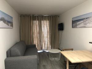 Studio à 50 m de la mer avec parking privatif