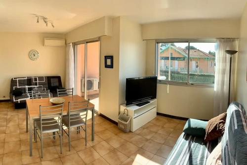 Studio à 50m de la mer, belle terrasse plein sud