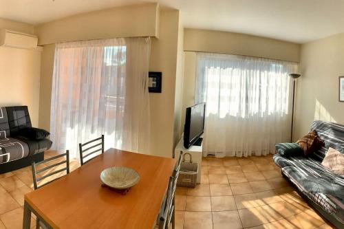 Studio à 50m de la mer, belle terrasse plein sud