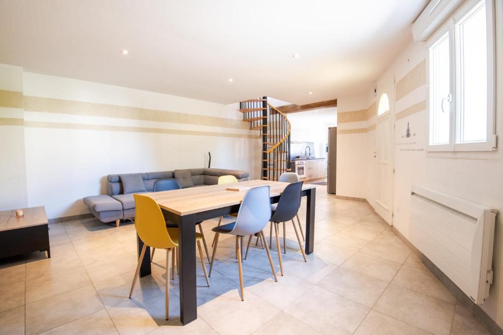 Studio a Agde a 150 m de la plage avec vue sur la ville terrasse et wifi 34300 Le Cap d\'Agde