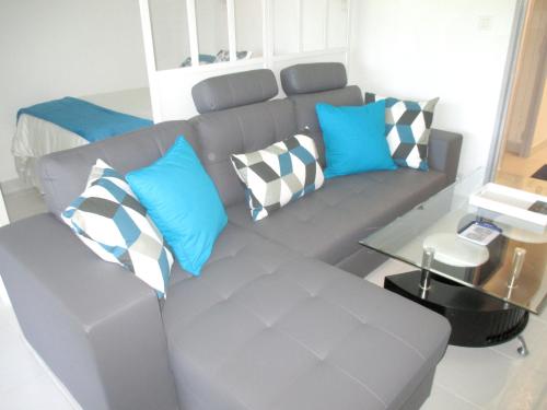 Studio a Antibes a 500 m de la plage avec vue sur la mer jardin clos et wifi