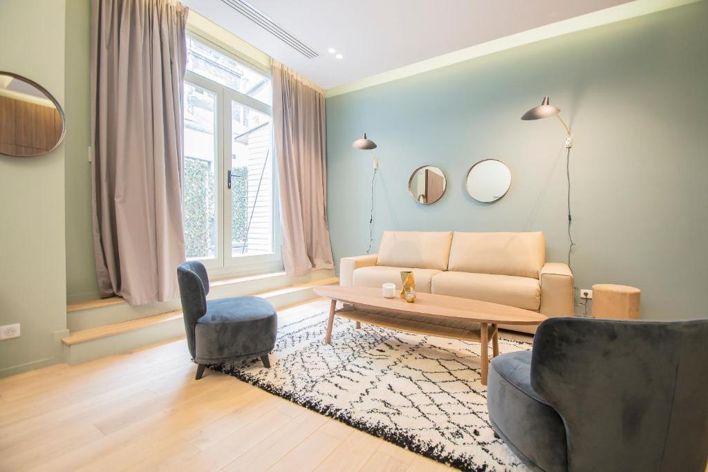 Studio a Bandol a 300 m de la plage avec piscine partagee terrasse et wifi