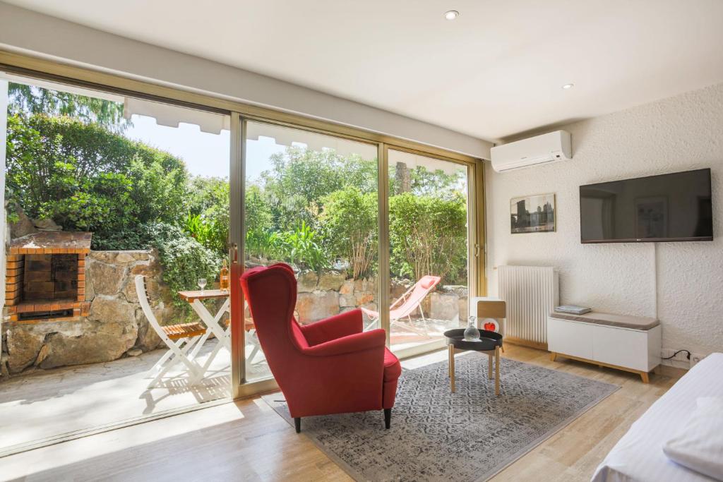Studio A/C La Californie with patio by Olidesi 11 Avenue du Maréchal Koenig, 06400 Cannes
