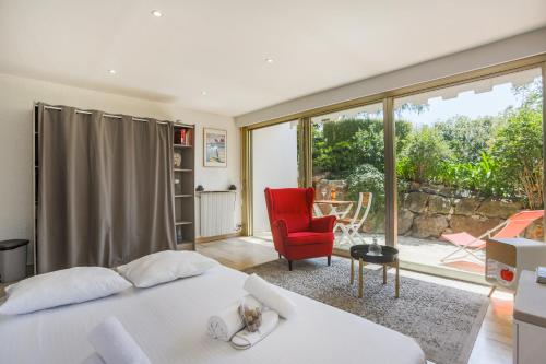 Studio A/C La Californie with patio by Olidesi