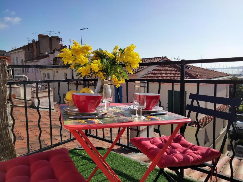 Studio a Cannes a 200 m de la plage avec vue sur la mer et terrasse amenagee 66 BIS Rue Meynadier Alpes-Maritimes, Provence-Alpes-Côte d'Azur, 06400 Cannes
