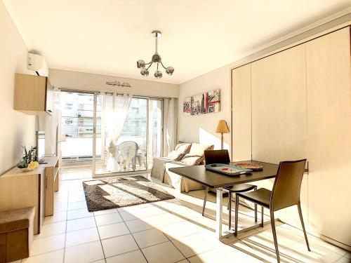Studio a Cannes a 650 m de la plage avec vue sur la ville terrasse et wifi