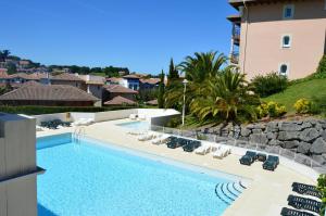 Studio a Ciboure a 300 m de la plage avec vue sur la mer piscine partagee et balcon amenage