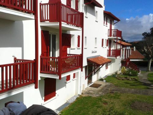 Studio a Guethary a 150 m de la plage avec jardin clos