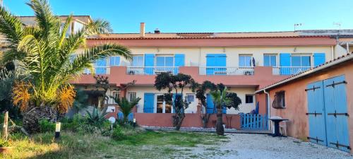 Studio a Hyeres a 50 m de la plage avec jardin clos et wifi
