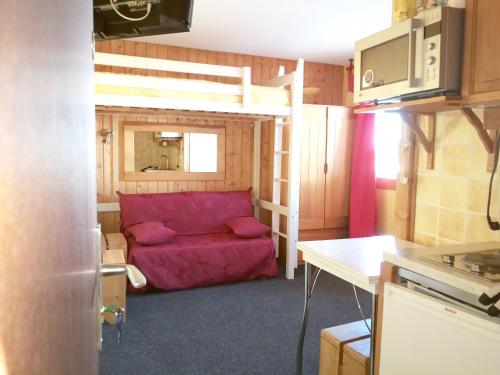 Studio a Plagne Village a 10 m des pistes avec balcon amenage