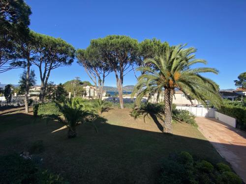 Studio à Saint tropez avec terasse face à la mer