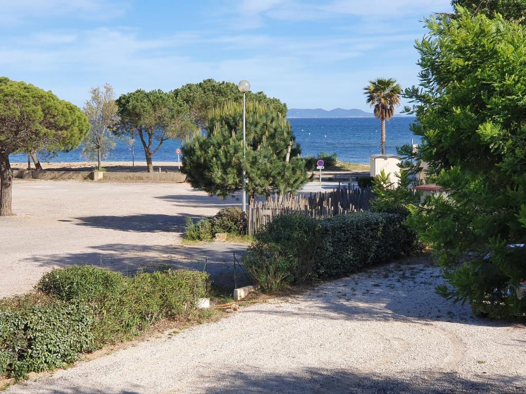 Appartement Studio accès direct à la plage Hameau de l'Argentière 1, Bâtiment F36 83250 La Londe-les-Maures