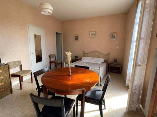 Studio Aix-les-Bains, 1 pièce, 2 personnes - FR-1-555-79