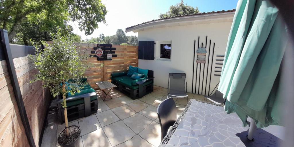 Studio Aix-les-Bains, 1 pièce, 2 personnes - FR-1-617-21