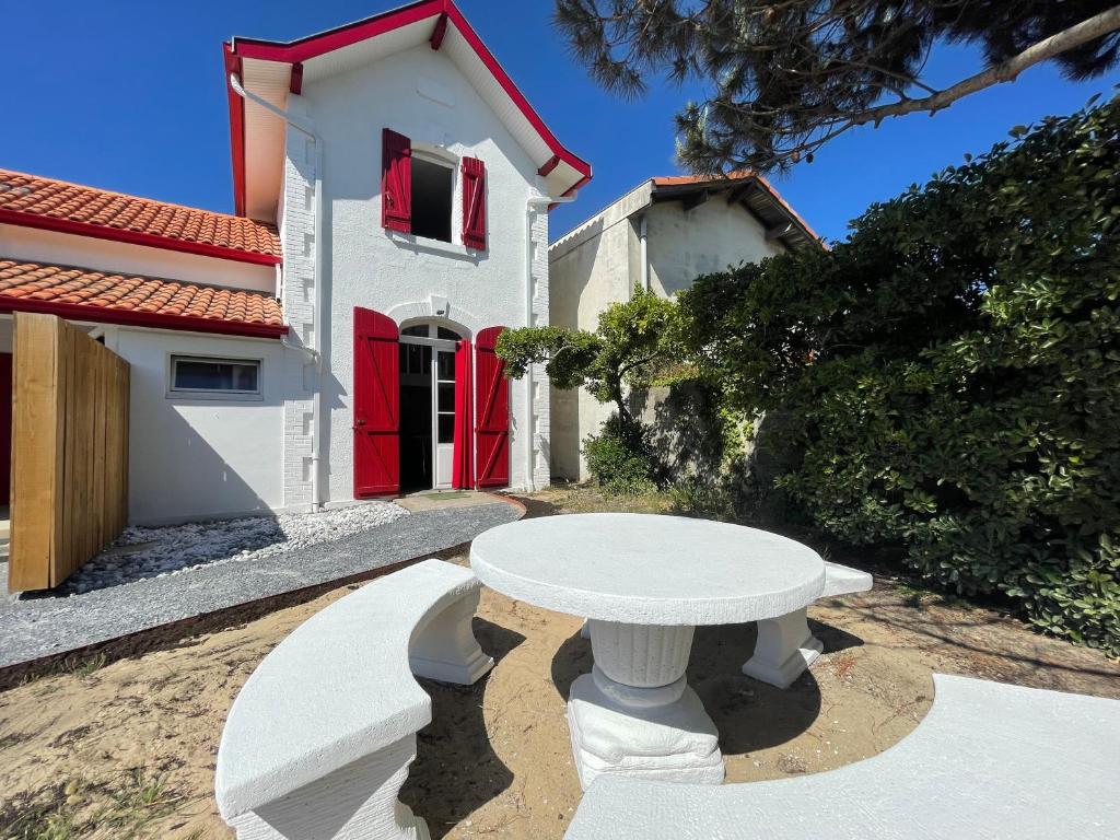 Studio Aix-les-Bains, 1 pièce, 2 personnes - FR-1-617-52
