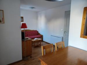 Appartement Studio Albiez-Montrond, 1 pièce, 4 personnes - FR-1-618-25 Chemin du Chatel 73300 Albiez-Montrond Rhône-Alpes