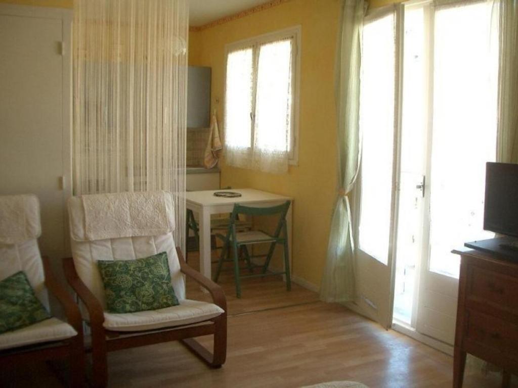 Studio Amélie-les-Bains-Palalda, 1 pièce, 2 personnes - FR-1-703-35 42 Avenue du Vallespir Rés Marie Eugénie - 1er étage - Apt N°10, 66110 Amélie-les-Bains-Palalda