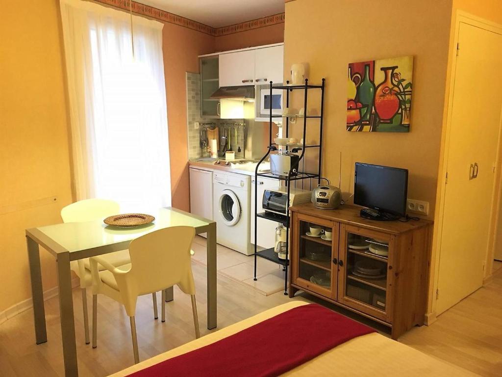 Appartement Studio Amélie-les-Bains-Palalda, 1 pièce, 2 personnes - FR-1-703-36 5 Place Joffre 4e étage - Apt N°27 66110 Amélie-les-Bains-Palalda