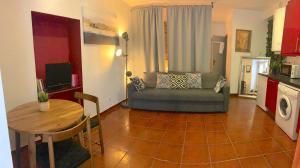 Studio Apartment (05) - Tv. da Madalena