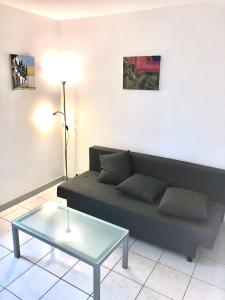 Appartement Studio Apartment near to Paris 1er étage 216 Rue du Général Leclerc 94000 Créteil Île-de-France