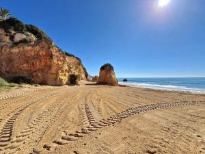 Appartement Studio apartment with pool and beach on the doorstep Coral do Vau Edificio Vau Costa lote F1 Apartamento 46 8500-308 Portimão Algarve