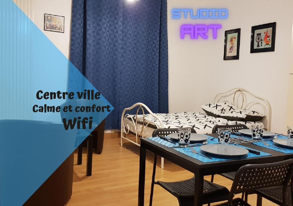 **Studio Art - 30m2 - Centre ville** 8 Rue de l'Abbé Henriet, 51000 Châlons-en-Champagne