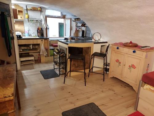 Studio atypique rue de Turin (ancienne étable de village)