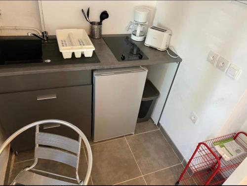 Appartement Studio au centre du village Chemin de la Cazette 06740 Châteauneuf Provence-Alpes-Côte d\'Azur