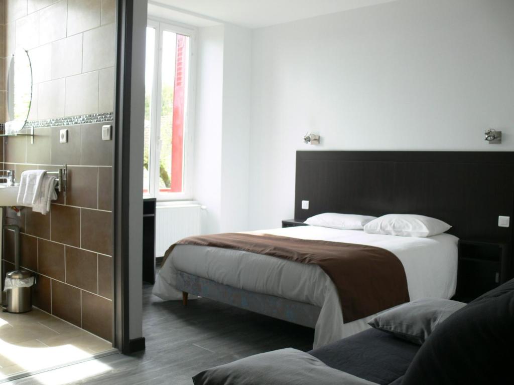 Studio au RDC, residence avec piscine face port